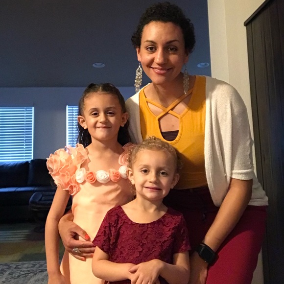 Meet your fellow posher Paige 😁 - Picture 3 of 5